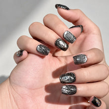 Pearl Ink press-on nails detail image