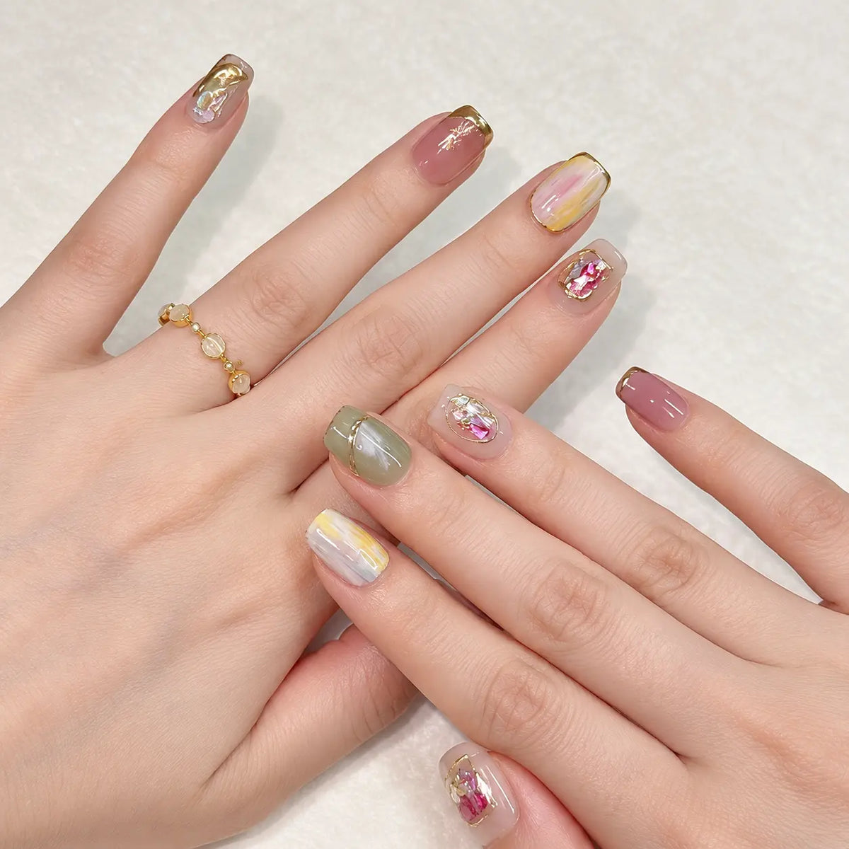 Rose Mist Crystal press-on nails detail image