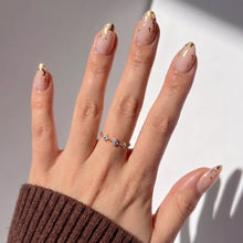 24K press-on nails in gold shade