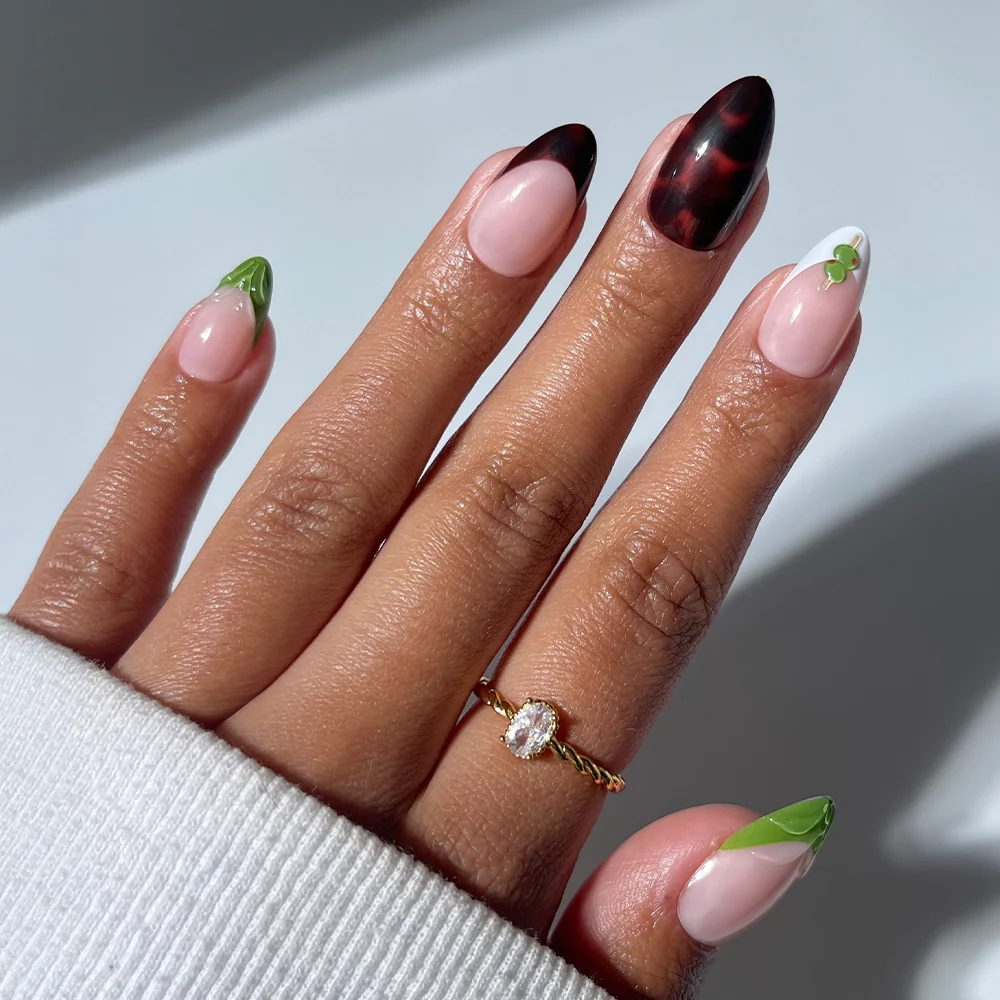 Antipasto press-on nails in brown shade