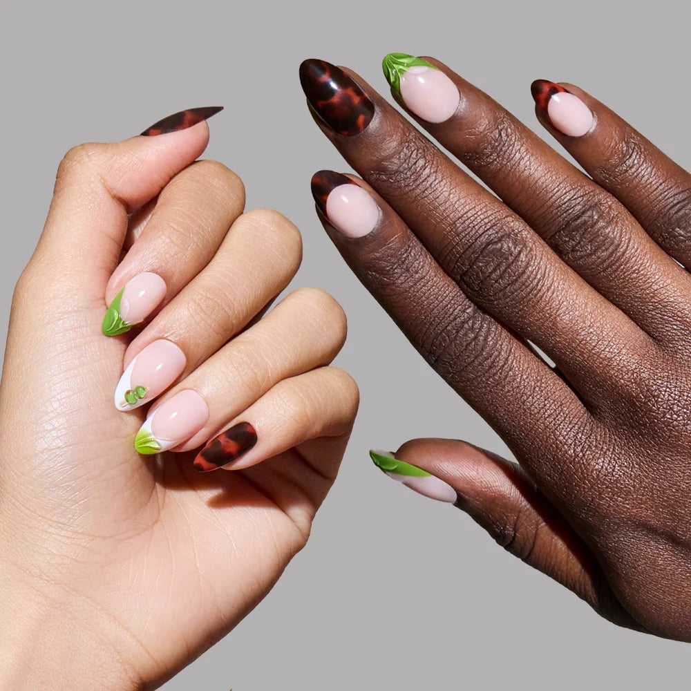 Antipasto press-on nails in nude shade
