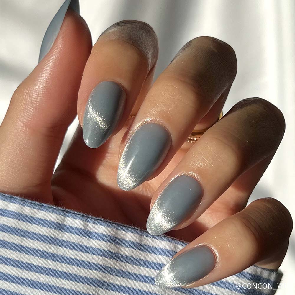 Lisawu Baby Blues press-on nails manicure lifestyle photo