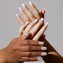 Bailey press-on nails with glossy finish