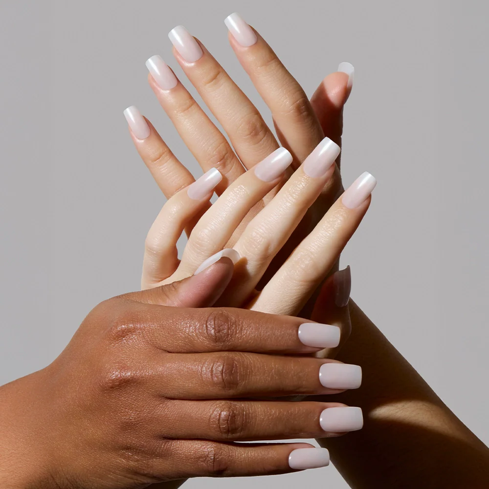 Bailey press-on nails with glossy finish