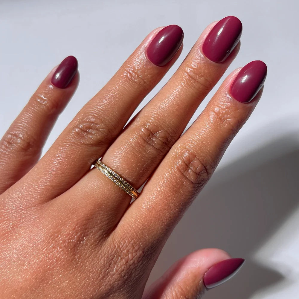 Berry Mood press-on nails in red shade