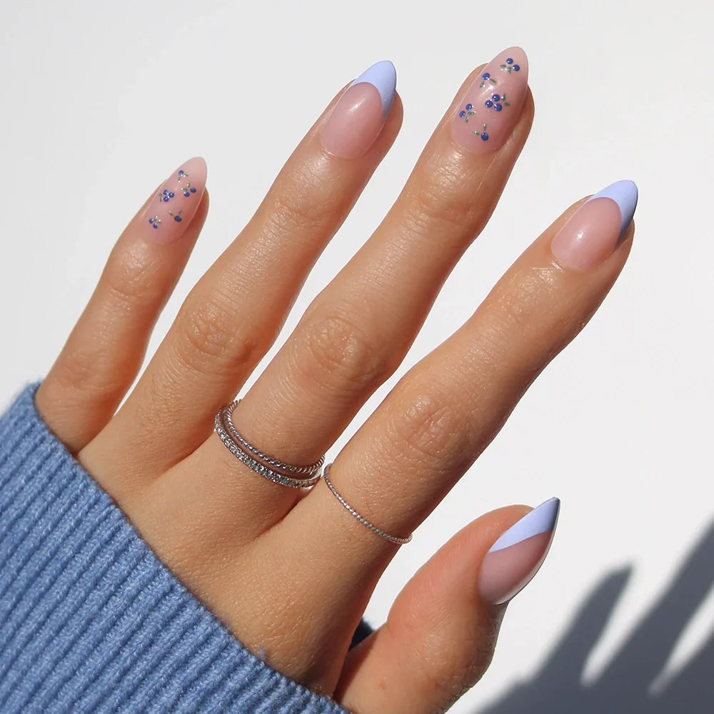 Bluebelle press-on nails in blue shade