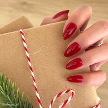 Lisawu Classic Red press-on nails manicure lifestyle photo