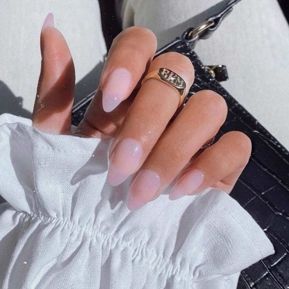 Lisawu Cloud 9 press-on nails manicure lifestyle photo