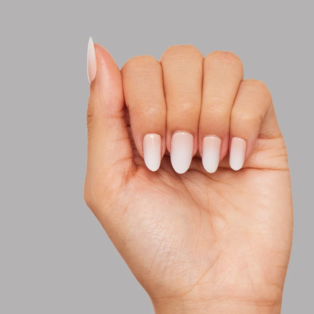 Creamer press-on nails in white shade