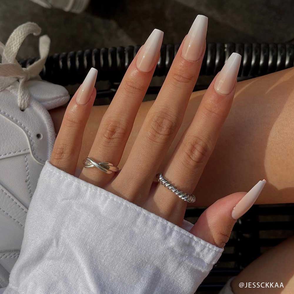Creme de Nude press-on nails in nude shade