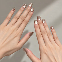 Lisawu Earl Grey Latte Short Square press-on nails detail view