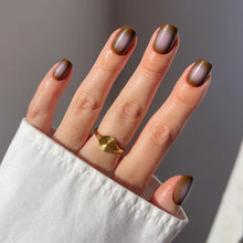 Eclipse press-on nails in brown shade