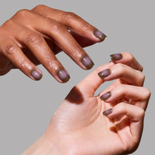Eclipse press-on nails with glossy finish