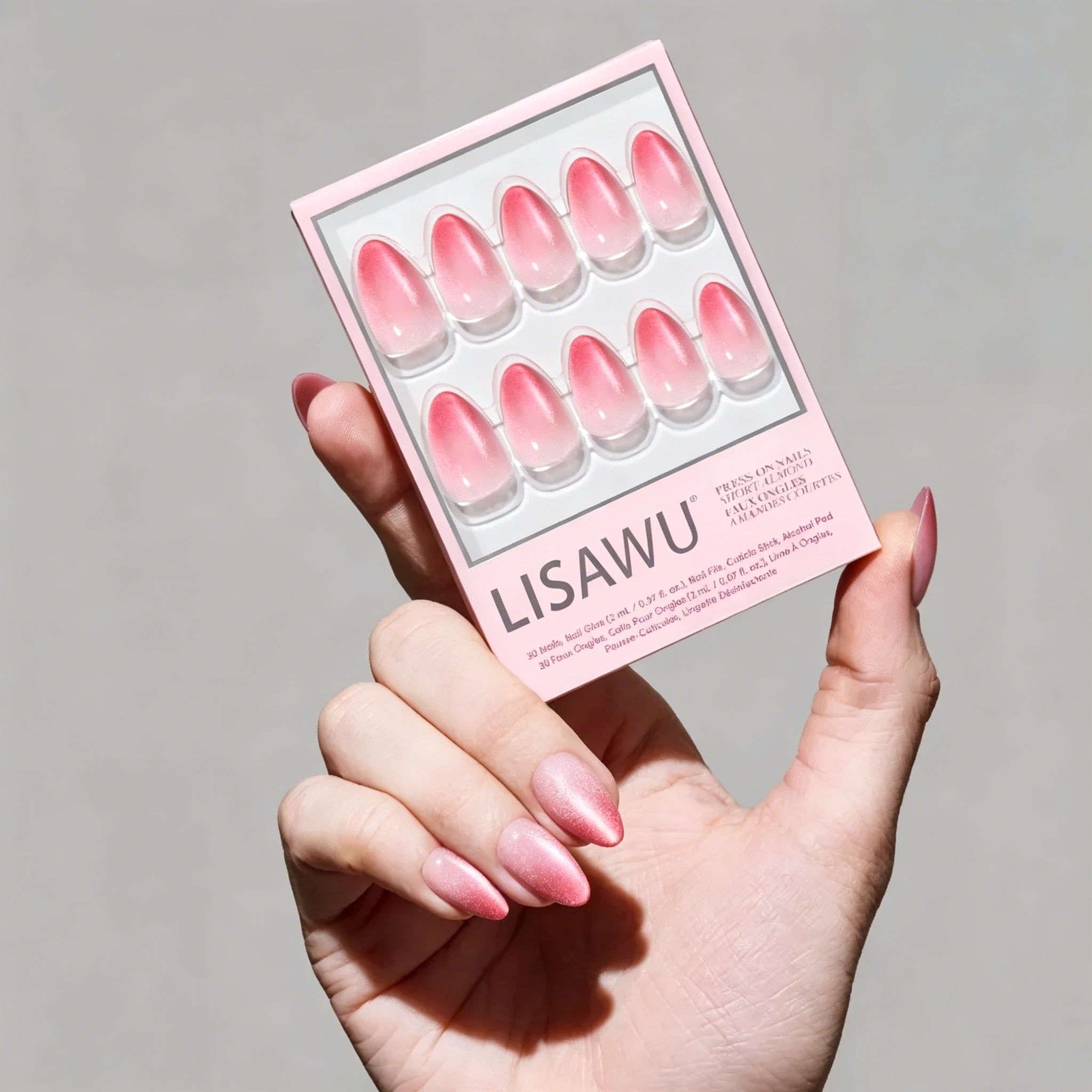 Faded Feelings press-on nails in soft ombre shades with almond shape for stylish nail set look