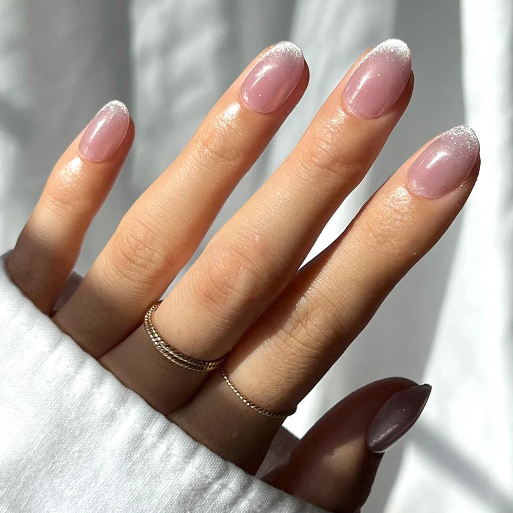 Lisawu Fairy Dust press-on nails manicure lifestyle photo