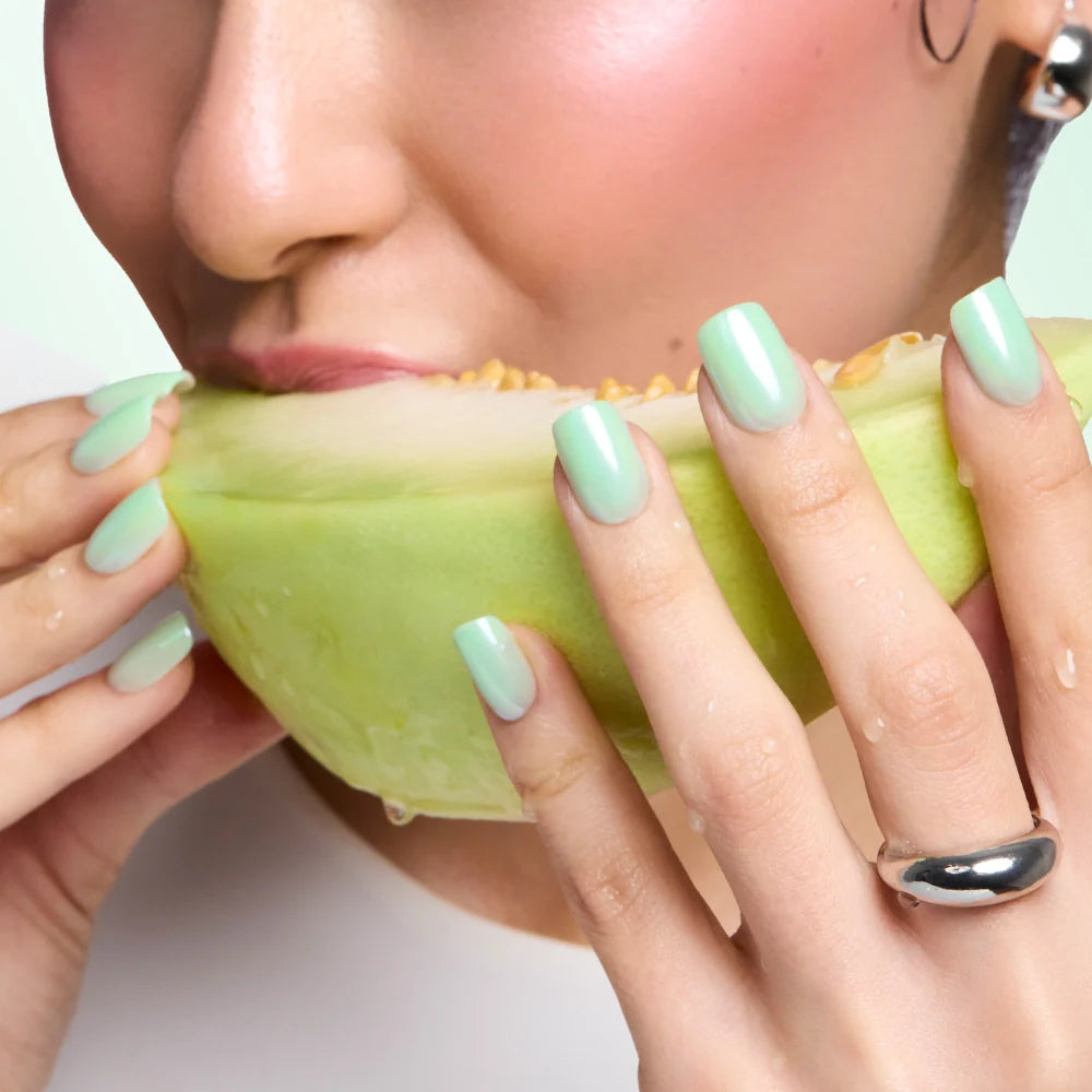 Honeydewy press-on nail design - solid color style detail