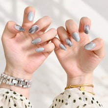 Lisawu Iceland Whale Short Square press-on nails detail view