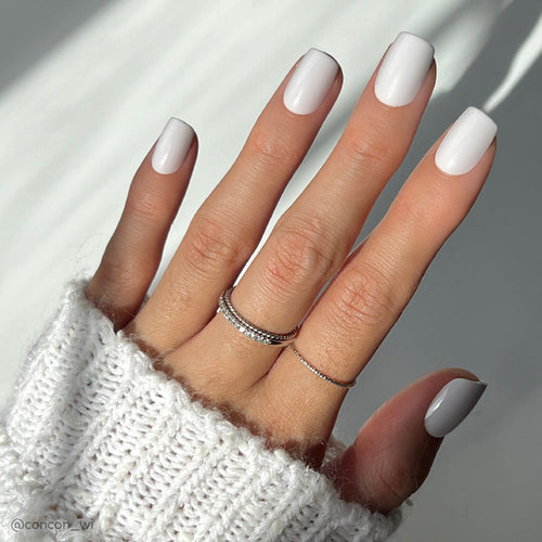 Lisawu Lilac Gray press-on nails manicure lifestyle photo