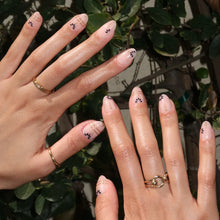 Myko Muse press-on nail design - solid color style detail
