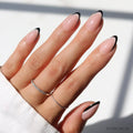 NO IN BETWEEN press-on nails in black shade