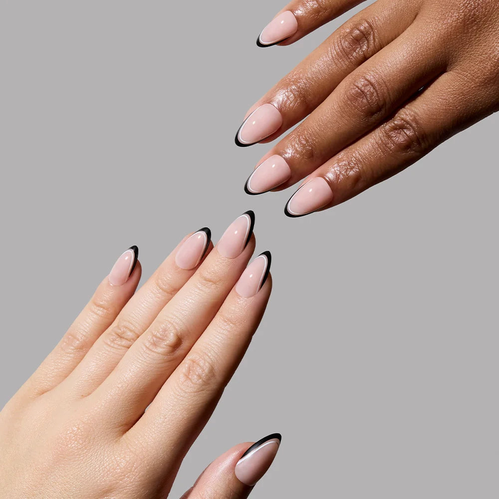 NO IN BETWEEN press-on nails with glossy finish