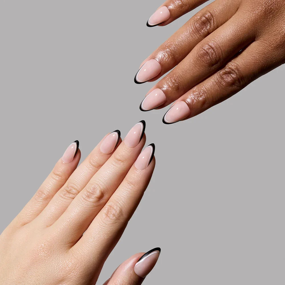 NO IN BETWEEN press-on nails with glossy finish