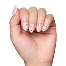Petals press-on nail bundle - full set view