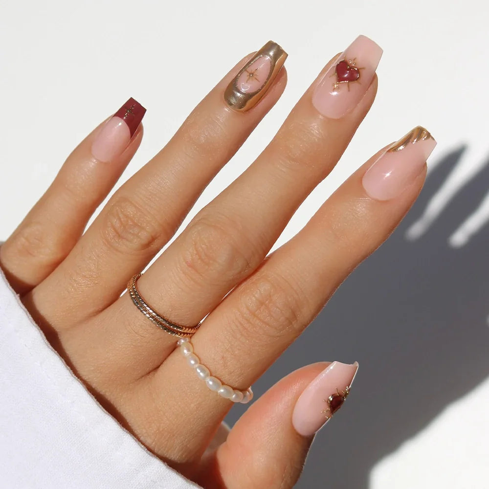 Queen of Hearts press-on nails in gold shade