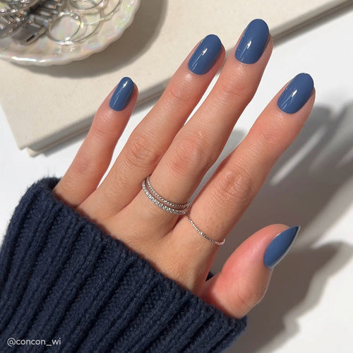 Lisawu Regal Blue press-on nails manicure lifestyle photo