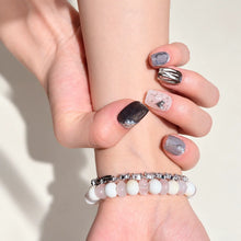 Lisawu Silver Mist Sweetheart Short Square press-on nails detail view