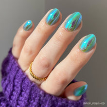 Lisawu Siren press-on nails manicure lifestyle photo