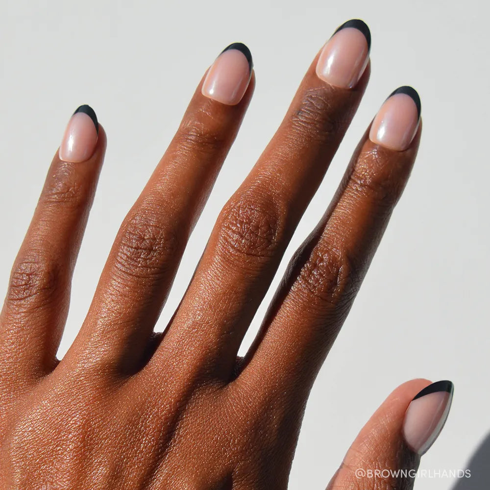 Smoke Salt press-on nails in black shade