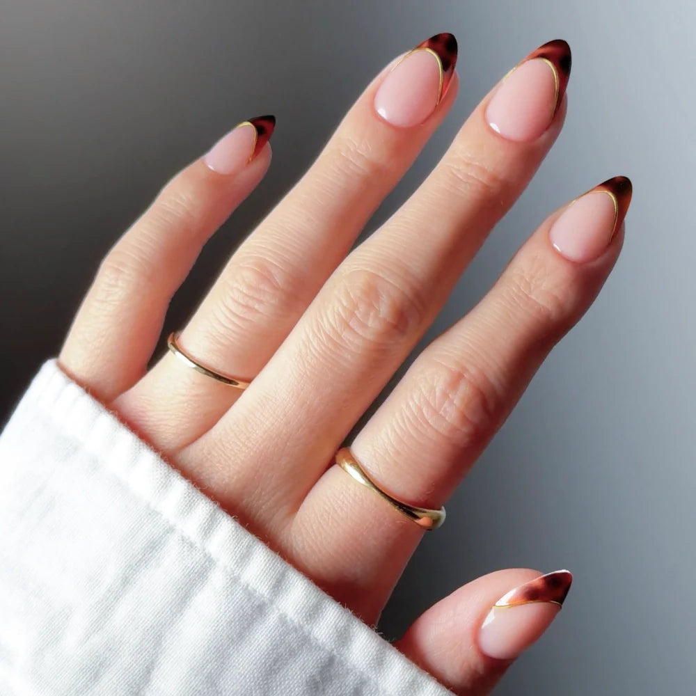 The Original press-on nails in black shade