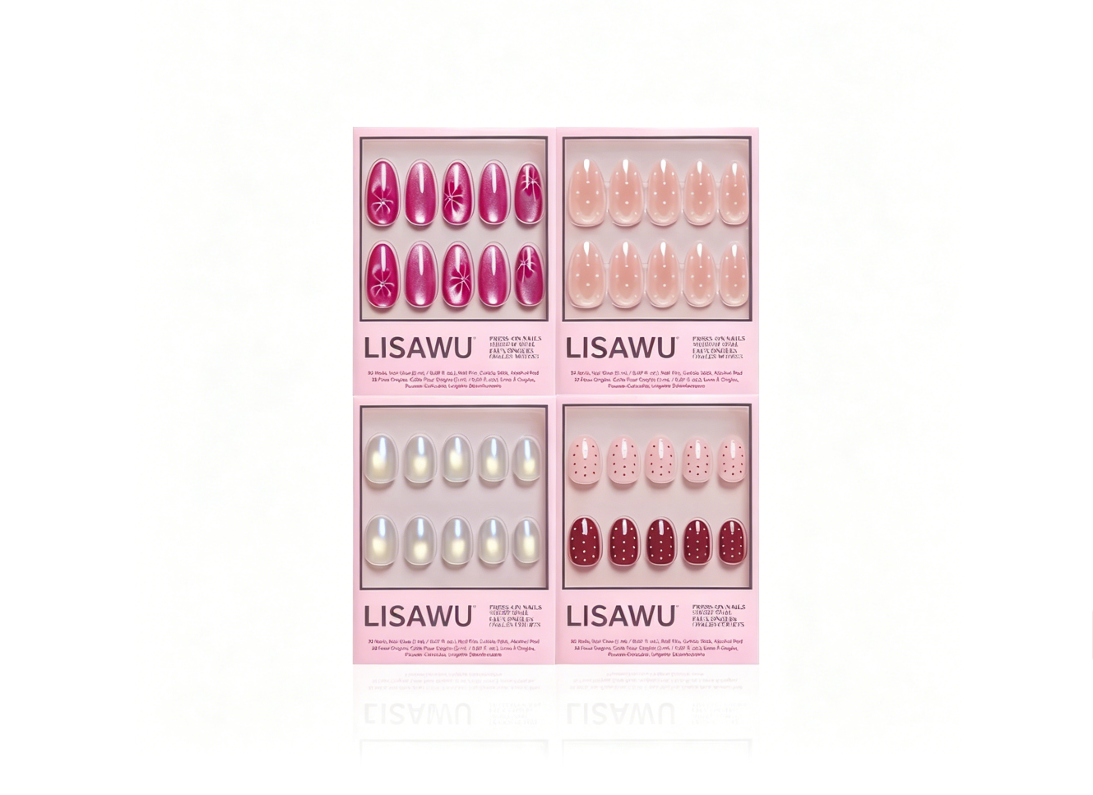The Oval Moment press-on nails in blue shade