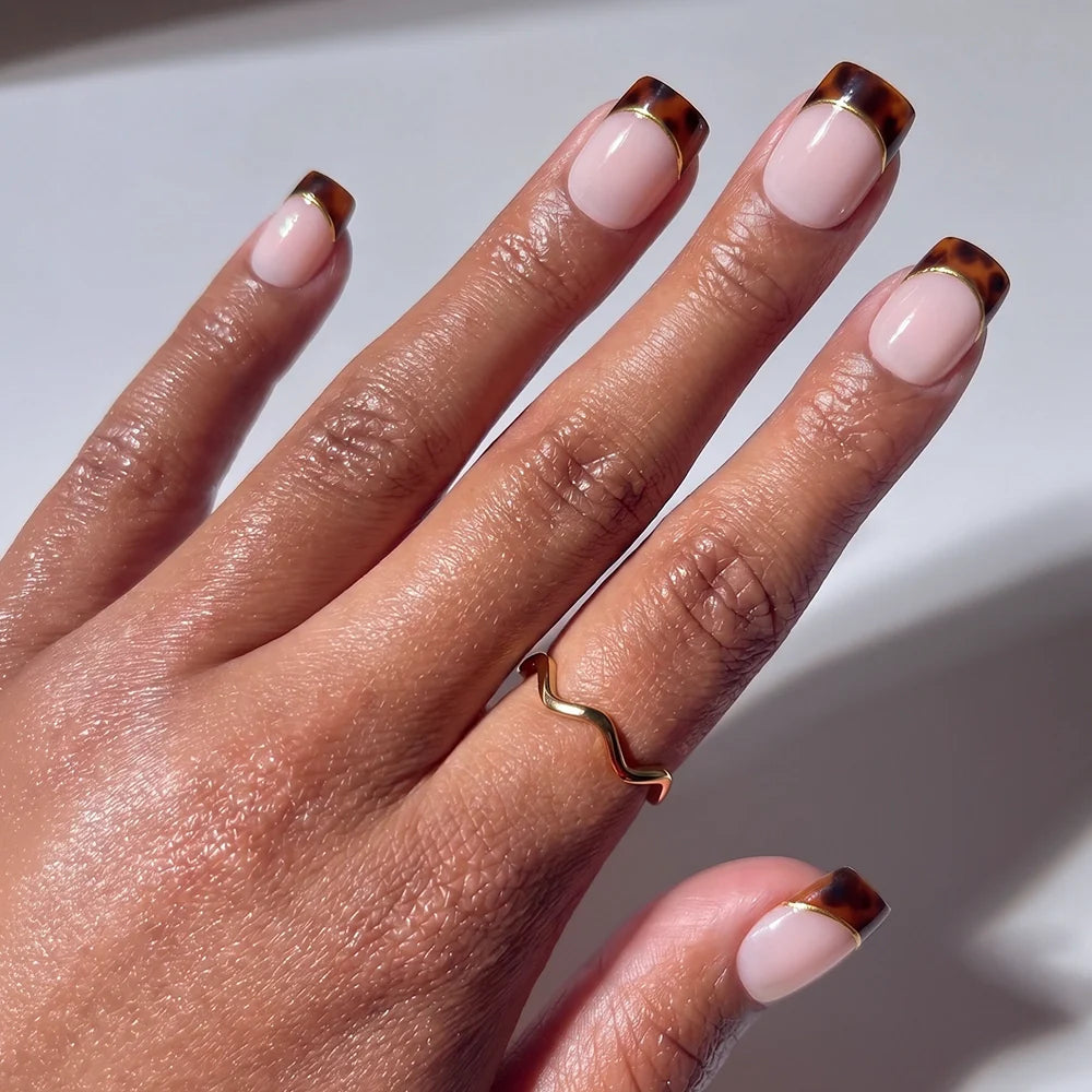 The Trendsetter press-on nails in black shade