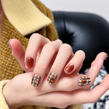 LISAWU Vintage Elegance Press-On Nails - Image 2