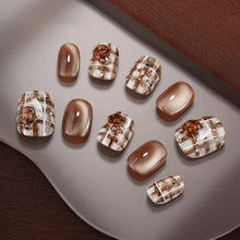 LISAWU Vintage Elegance Press-On Nails - Image 7