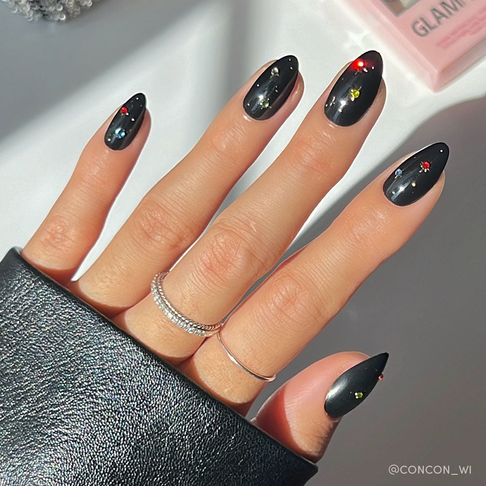 Winter Comet press-on nails in black shade